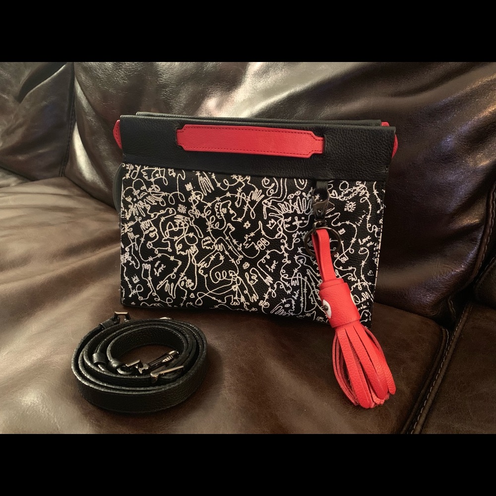 Min & Mon crossbody clutch